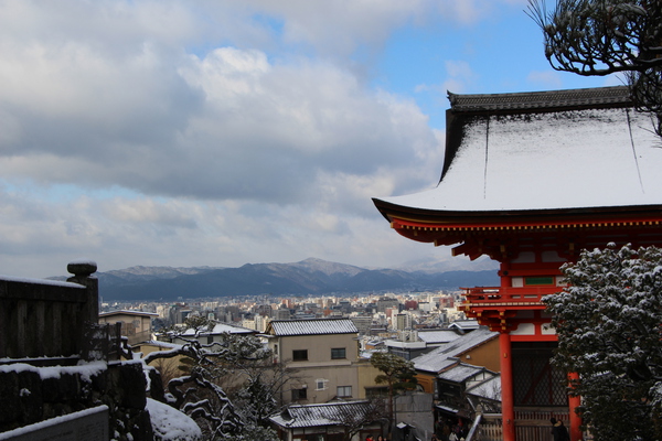 雪の清水寺から見た京都市街/癒し憩い画像データベース