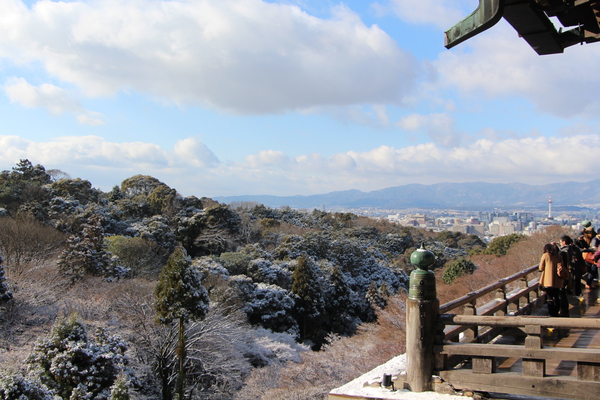 冬の京都・清水寺「本堂舞台」と市街地遠望