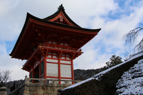 雪と清水寺「仁王門」