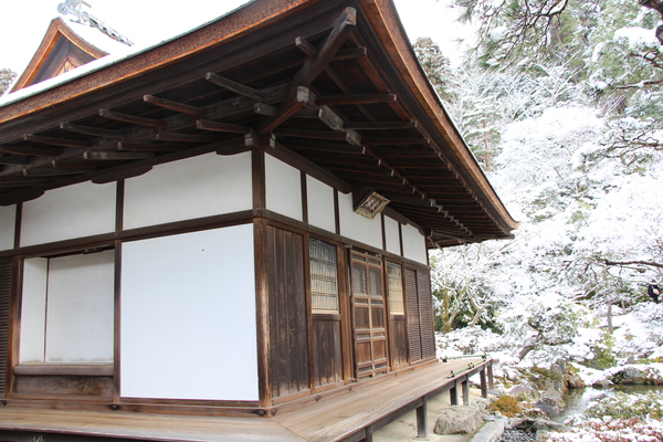 雪の京都・銀閣寺「東求堂」