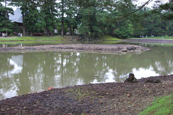 夏の毛越寺「大泉が池の砂洲」
