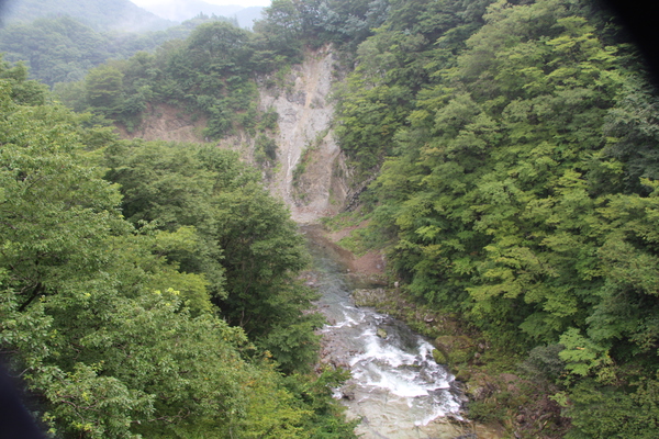 夏の峡谷と渓流