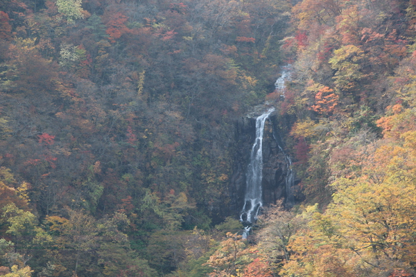 宮城蔵王「三階の滝」と秋模様