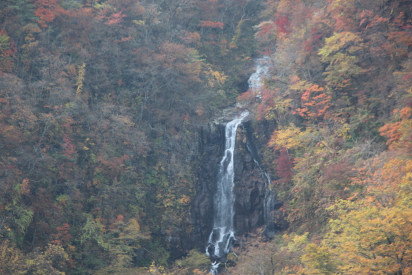秋の宮城蔵王「三階の滝」