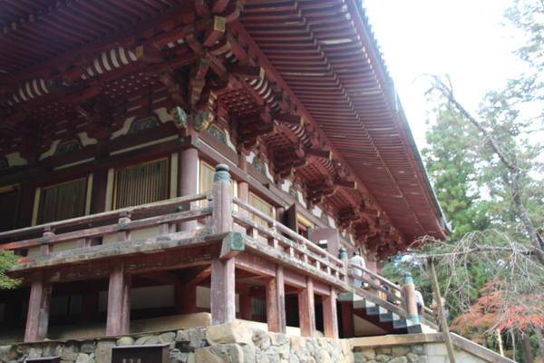 秋の京都・神護寺「金堂」