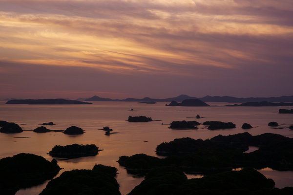 展海峰から見た「九十九島の
日暮れ」/癒し憩い画像データベース