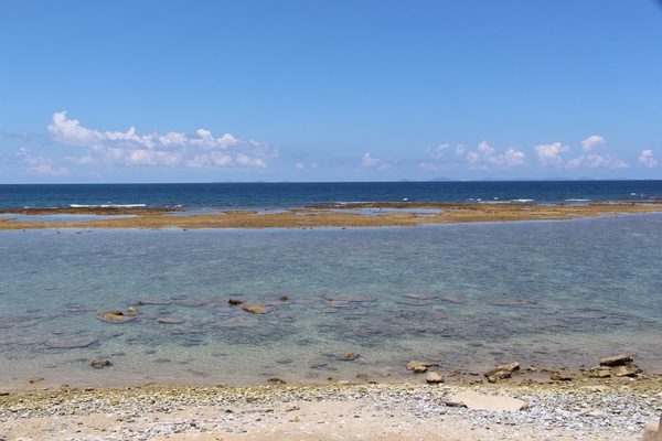 沖縄「辺戸岬の海岸とリーフ」
