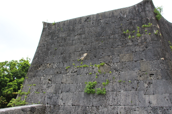 首里城址の高い城壁