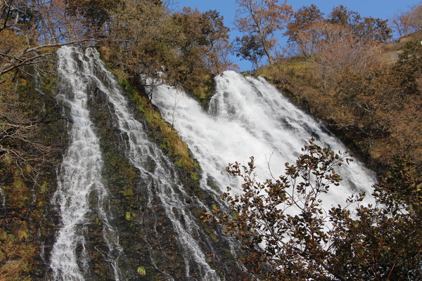 秋の斜里「オシンコシンの滝」
