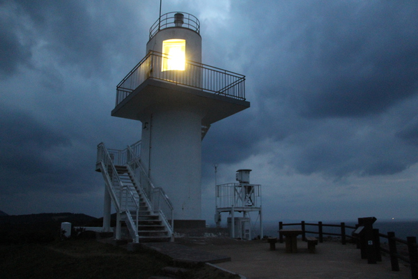 生月島「大バエ灯台」の夕景から夜景/癒し憩い画像データベース