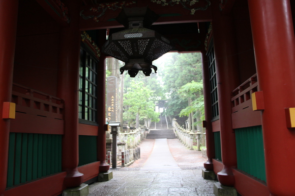 秩父「三峯神社」の「随身門」/癒し憩い画像データベース