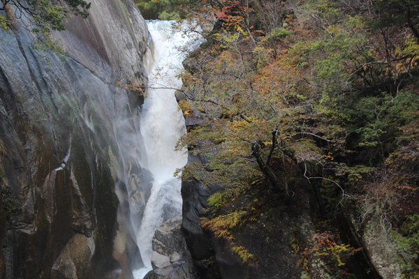 秋の昇仙峡「黄葉と仙娥滝」