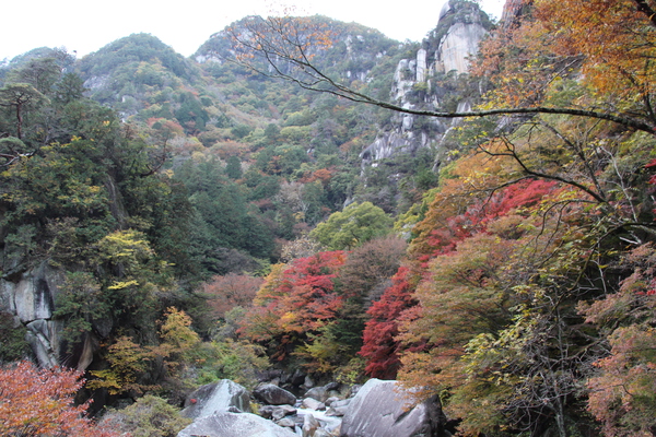 昇仙峡「巨石群と秋景色」