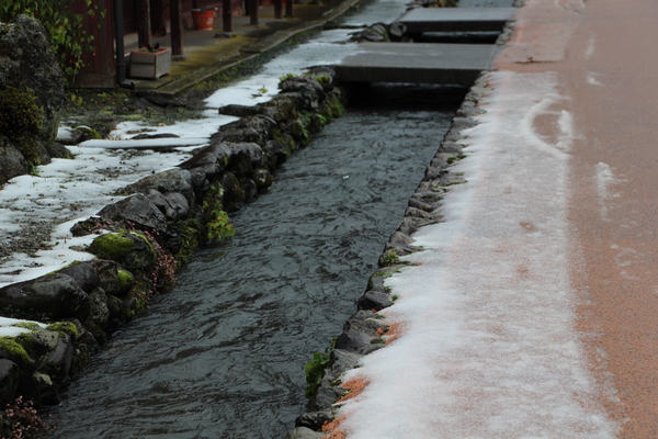 冬の熊川宿（旧鯖街道）「用水路（前川）」/癒し憩い画像データベース