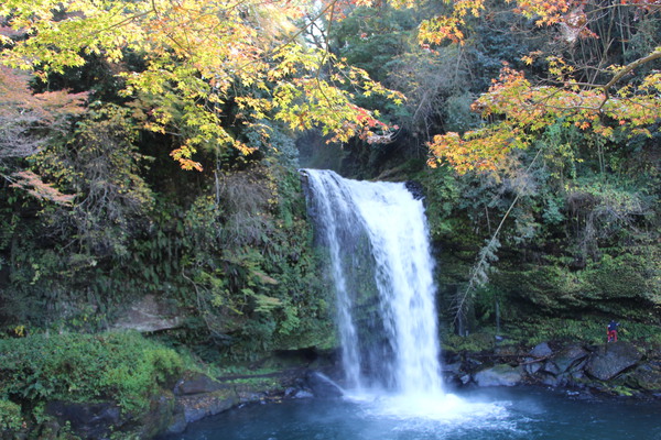 秋の「慈恩の滝」