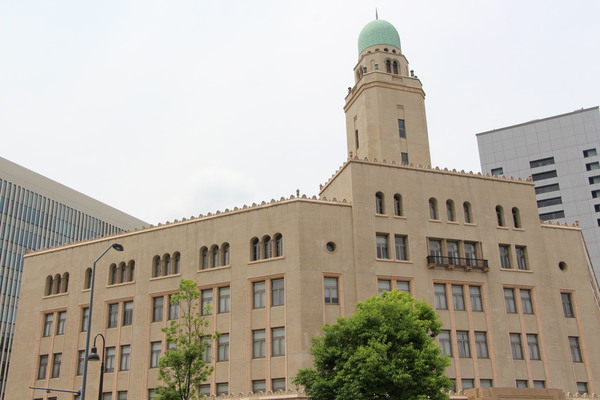 横浜税関「本関庁舎とクイーンの塔」