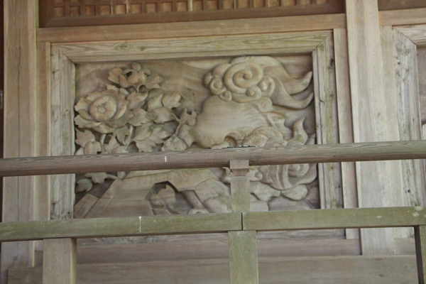 春の雷山千如寺「観音堂の板壁彫刻」