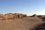 ゴビ砂漠内の古い城塀