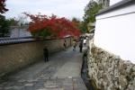 奈良の土塀と道
