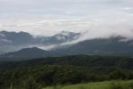 鬼女台展望台から見た中国山脈の山並みと雲