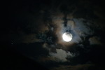 夜明け前の満月