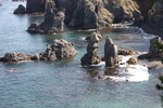 青海島の奇岩群と波しぶき