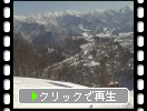湯沢高原スキー場のロープウエイと街の雪景色