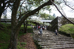 秋月城跡の長屋門と石段