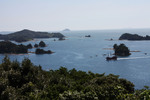 船越展望所から見た「九十九島と遊覧船や漁船」