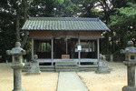 杜の神社の拝殿