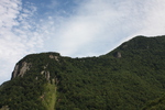 層雲峡の夏の森と岩肌
