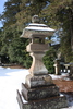 雪の「松江神社」灯籠