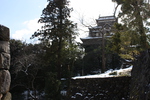 城門跡から見た冬の松江城「天守閣」