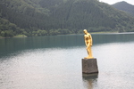 田沢湖の「たつこ姫像」