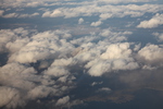 飛行機からみた雲間の桜島