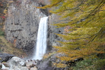 黄葉と妙高「苗名滝」