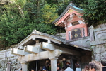 秋の京都・清水寺の「音羽の滝」