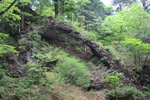 春の榛名神社「天然岩の鞍掛岩」