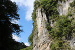 夏の猊鼻渓「岩の断崖」
