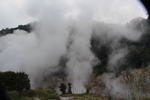 丸尾の滝近く「硫黄谷温泉の湯煙」