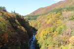河原湯橋から見た「秋の小安峡」