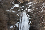 積雪の秋保大滝の滝口