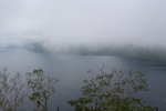 初夏の摩周湖「外輪山を覆う霧」