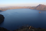 第３展望台から見た「秋の摩周湖」と外輪山