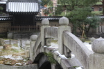 冬の博多・聖福寺「無染池（放生池）に架かる石橋」