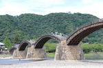 夏の錦帯橋「五連のアーチ橋」