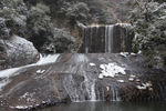 冬・降雪期の九重「龍門の滝」