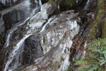 冬・氷結期の「白糸の滝」